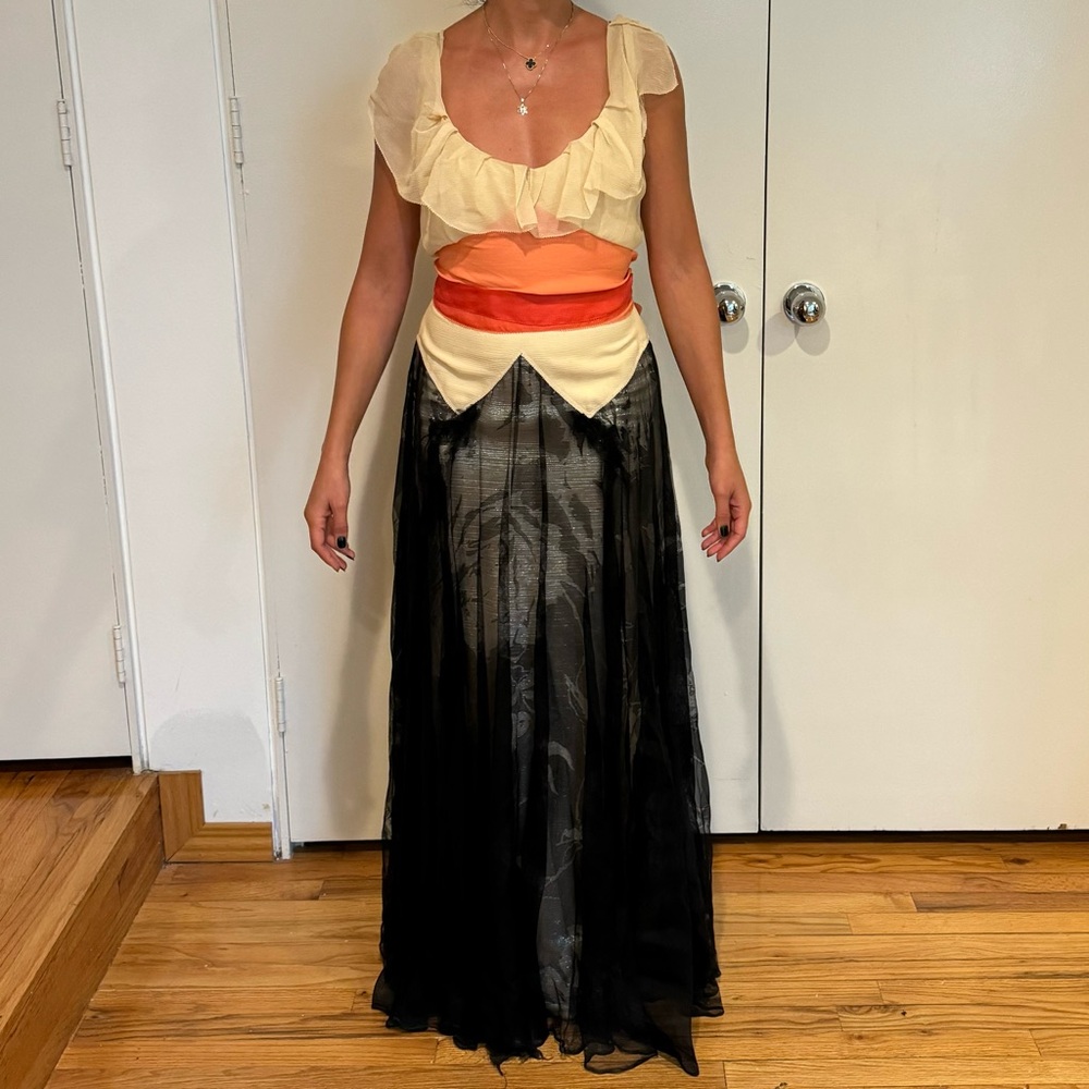 CAROLINA HERRERA GOWN SAMPLE SIZE
